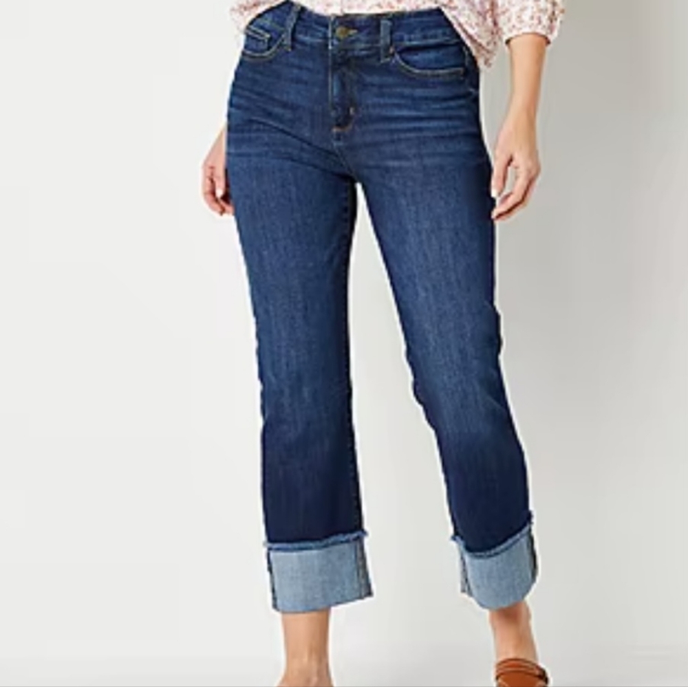 St. John's Bay Women's Cuffed High Rise Straight Leg Jean Size 4